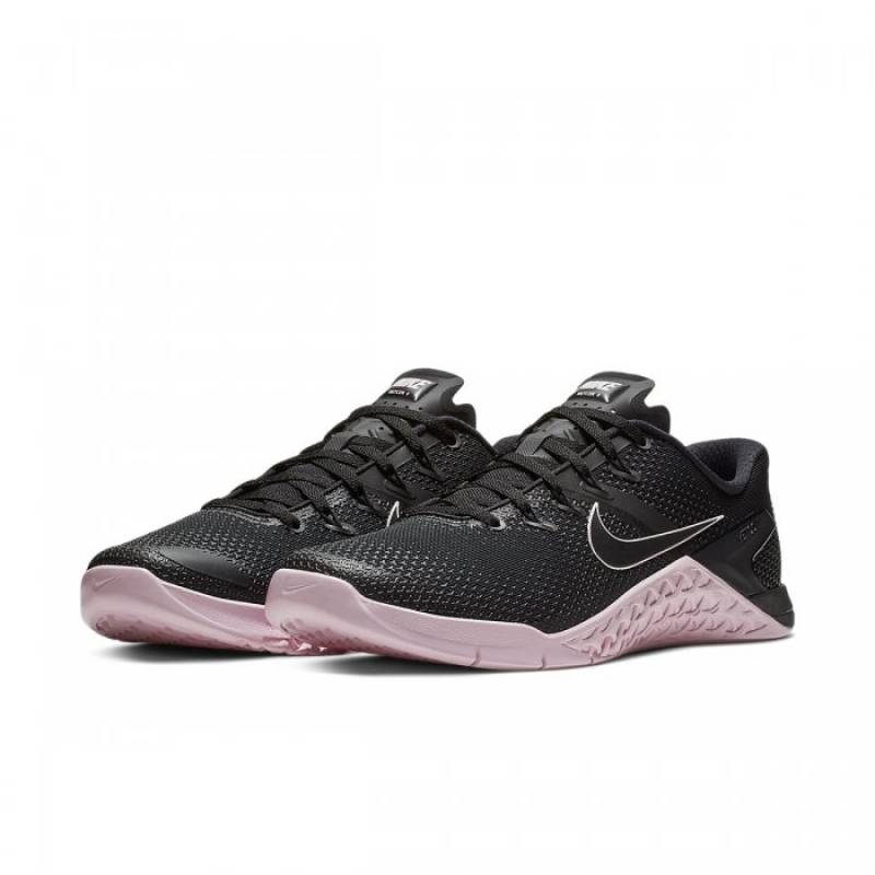 nike metcon black and pink
