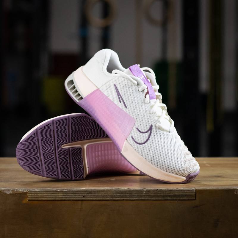 Woman Shoes for CrossFit Nike Metcon 9 - white pink