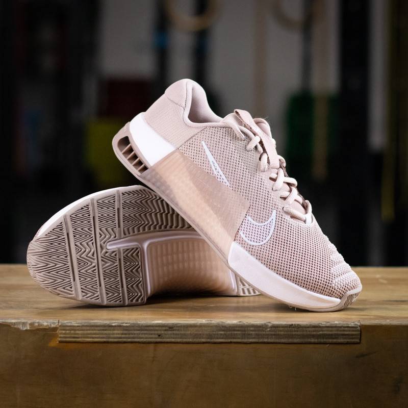 Woman Shoes for CrossFit Nike Metcon 9 - pink oxford