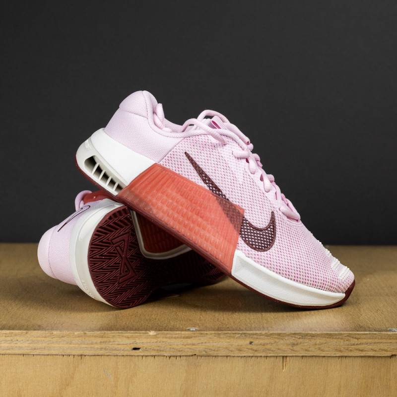 Woman Shoes for CrossFit Nike Metcon 9 - pink/dark red