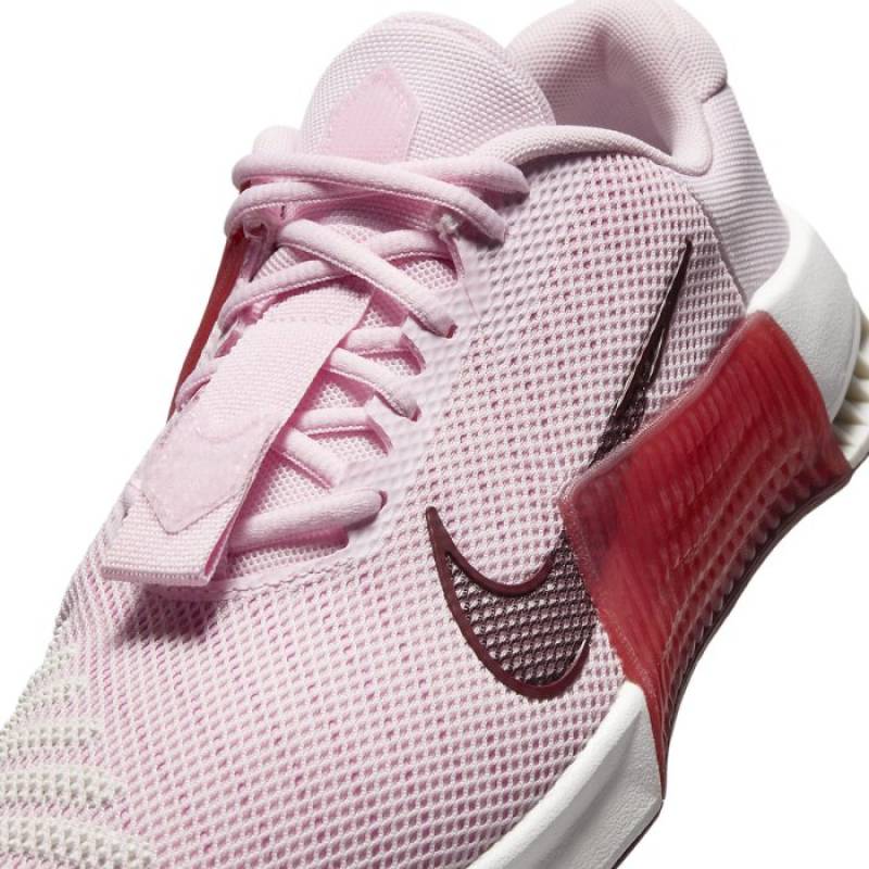 Woman Shoes for CrossFit Nike Metcon 9 - pink/dark red