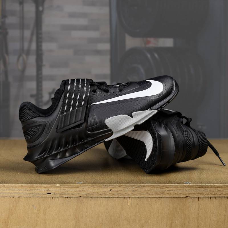 Weightlifting Shoes Nike Savaleos - black