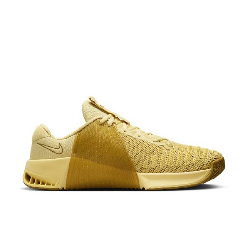 Man Shoes for CrossFit Nike Metcon 9 - gold