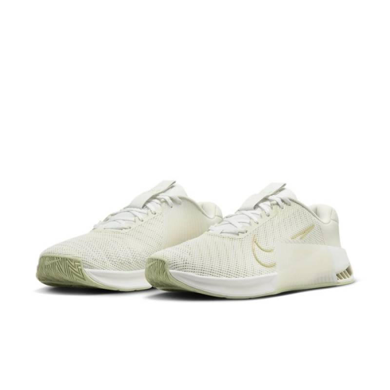 Woman Shoes for CrossFit Nike Metcon 9 PREMUM - whitegold