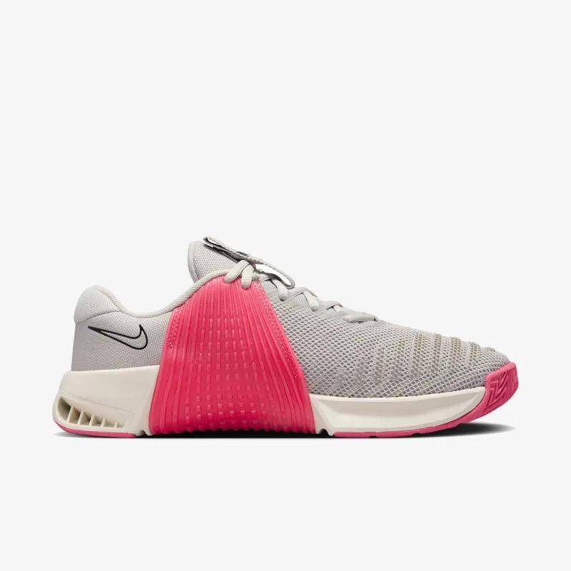 Woman Shoes for CrossFit Nike Metcon 9 - white pink