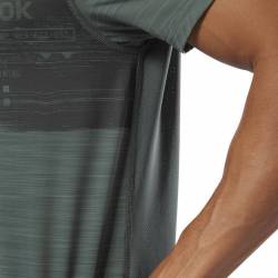 Man T-Shirt AC Graphic Move Tee 2 - DN6089