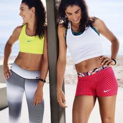 Podprsenka NIKE VICTORY COMPRESSION BRA - šedivá