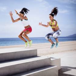 Podprsenka NIKE VICTORY COMPRESSION BRA - šedivá