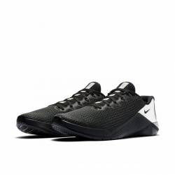 Man Shoes Nike Metcon 5 - black-silver