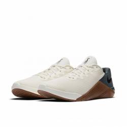Man Shoes Nike Metcon 5 - white-brown