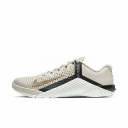Woman training Shoes Nike Metcon 6 - White/Metallic Gold