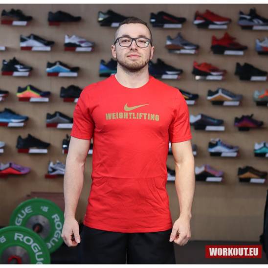 punto final director germen Nike Mens Weightlifting Tee - Red/Gold - WORKOUT.EU