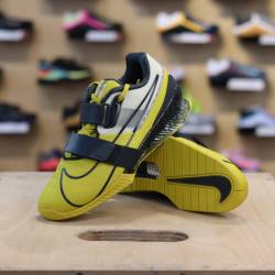 Weightlifting Shoes Nike Romaleos 4 - bright lemon