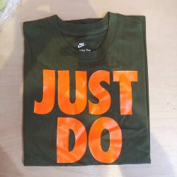 Man T-Shirt Nike Sportswear - Just do it - green