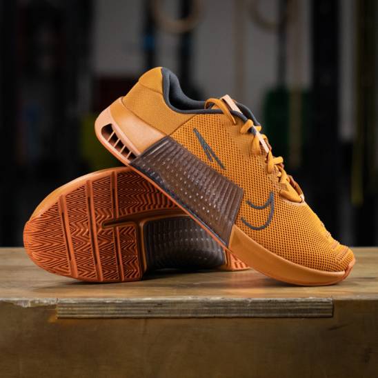 マータン Man Shoes for CrossFit Nike Metcon 9 - brick - WORKOUT.EU (Out of