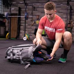 Fitness batoh WORKOUT - 30 l - šedý ČČK