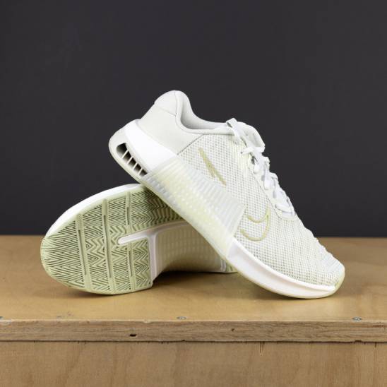 Woman Shoes for CrossFit Nike Metcon 9 PREMUM - whitegold
