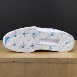 Weightlifting shoes ANTA - piece on display