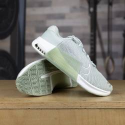 Woman Shoes for CrossFit Nike Metcon 9 - white green