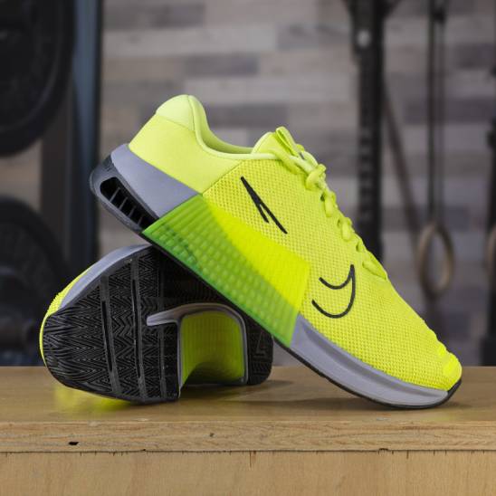 Man Shoes for CrossFit Nike Metcon 9 - bright green - WORKOUT.EU
