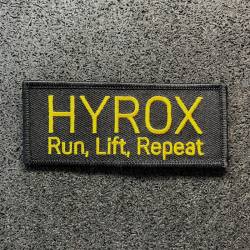 Toppa in velcro HYROX - Run, Lift, Repeat - scritta gialla