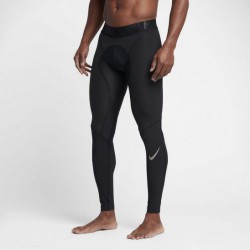 Man training Tight Nike Pro Zonal Strength